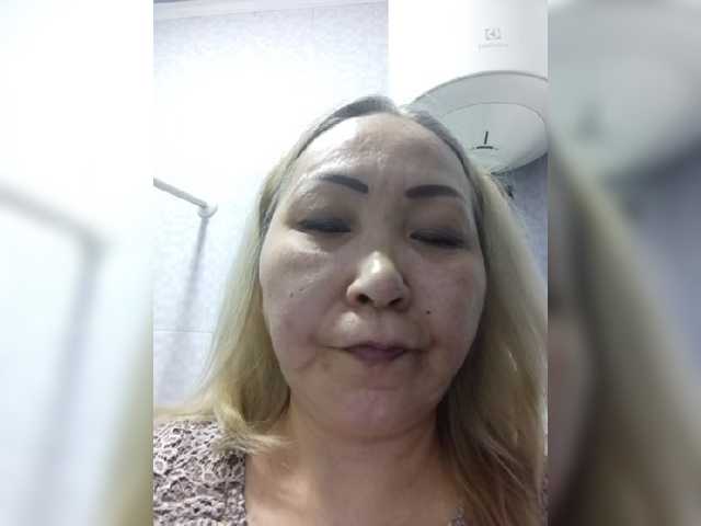 Qweentis live cam on BongaCams