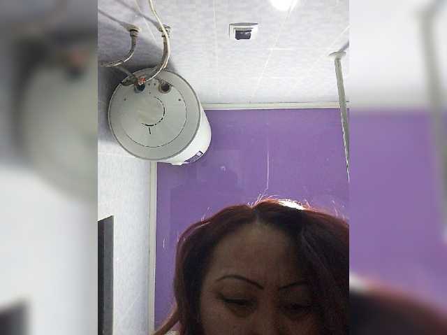 FINANCIALLY_POOR live cam preview