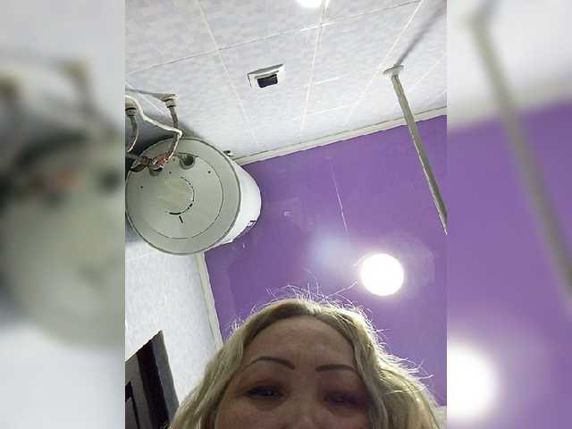 Qweentis live cam on BongaCams
