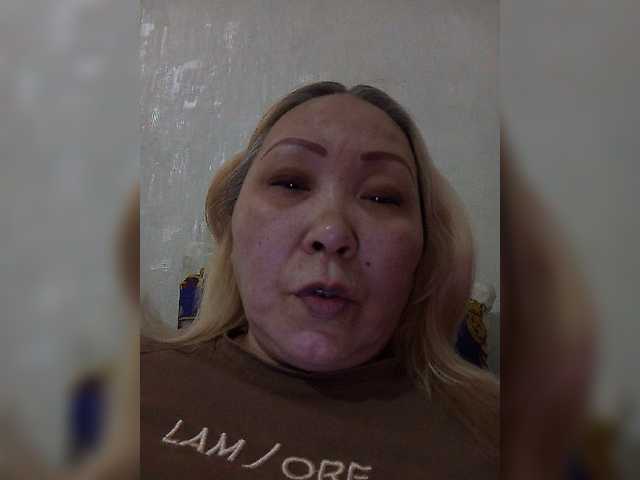 Qweentis's BongaCams show and profile