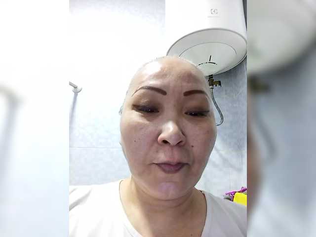 Qweentis's BongaCams show and profile