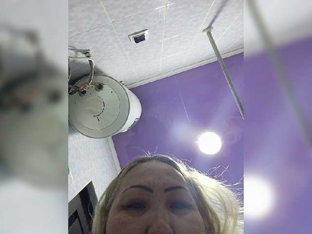 Qweentis live cam on BongaCams