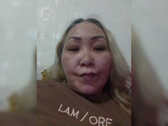 DIAMOND_INFINITY live cam preview