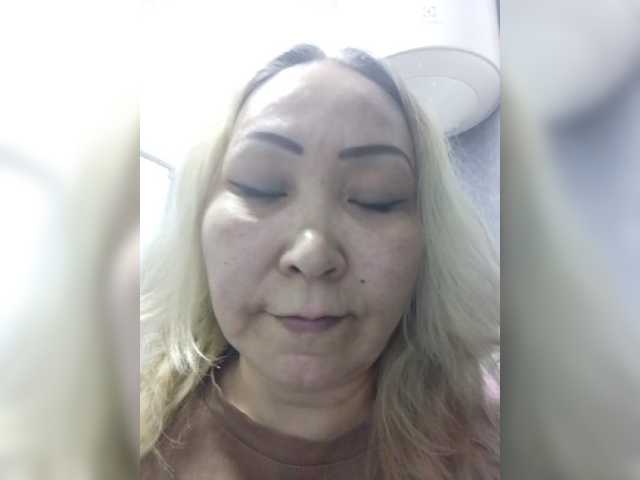 FINANCIALLY_POOR live cam preview