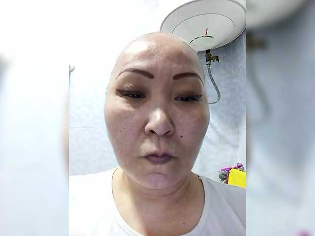 Qweentis's BongaCams show and profile