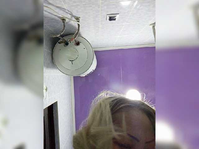 Qweentis live cam on BongaCams