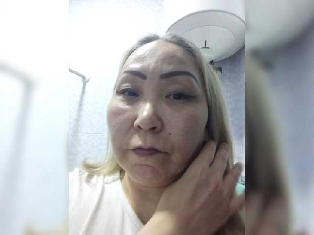 FINANCIALLY_POOR live cam preview