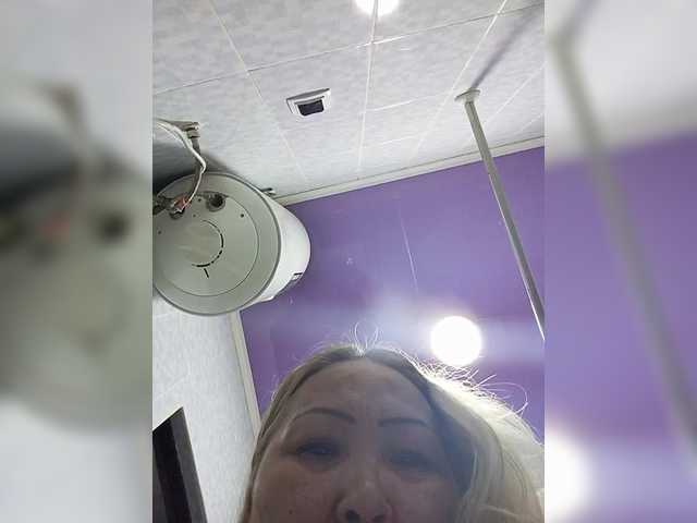 Qweentis live cam on BongaCams