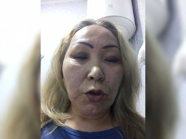 qweentis cam belle