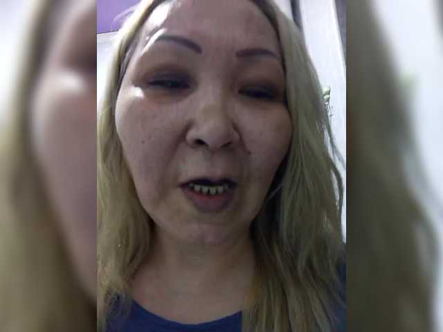 Qweentis live cam on BongaCams