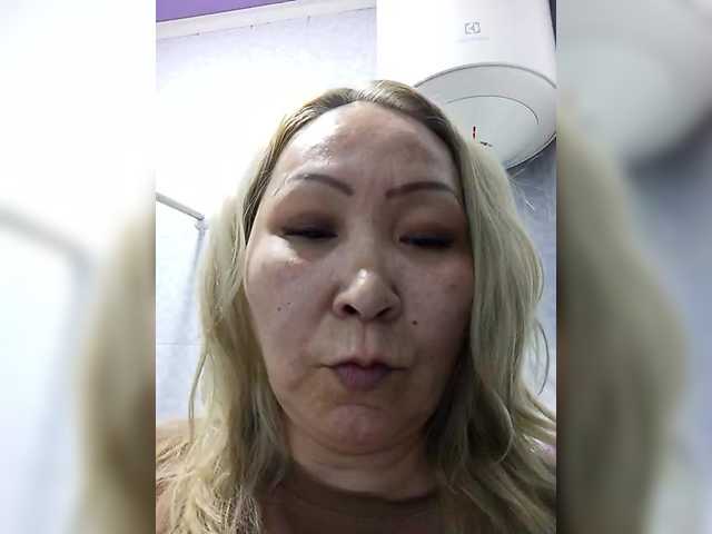 Qweentis live cam on BongaCams