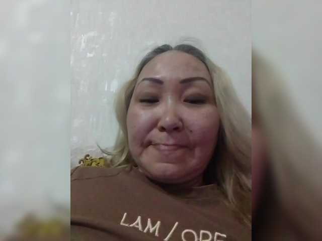 DIAMOND_INFINITY live cam preview