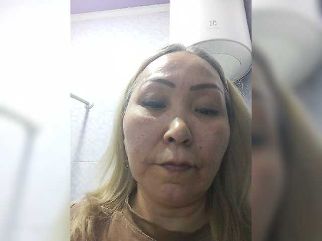 FINANCIALLY_POOR live cam preview