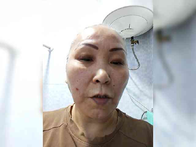 Financially_Poor webcam