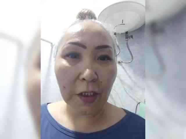Financially_Poor webcam