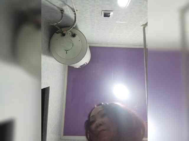 Financially_Poor webcam