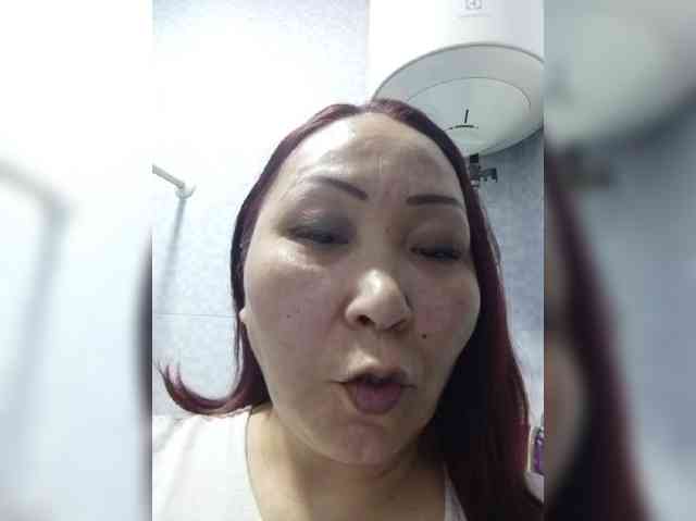 Financially_Poor webcam