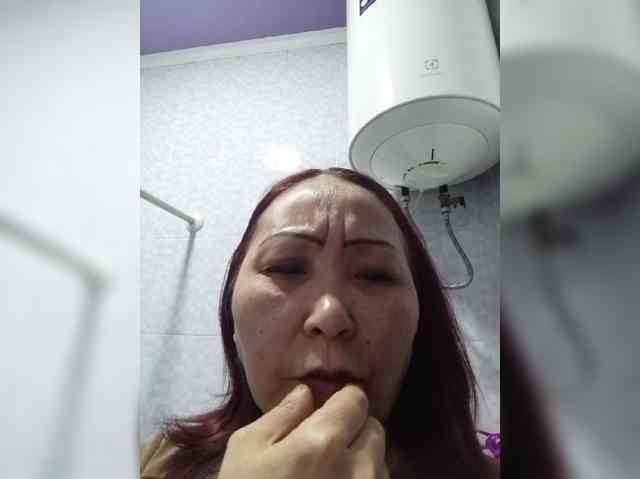 Financially_Poor webcam