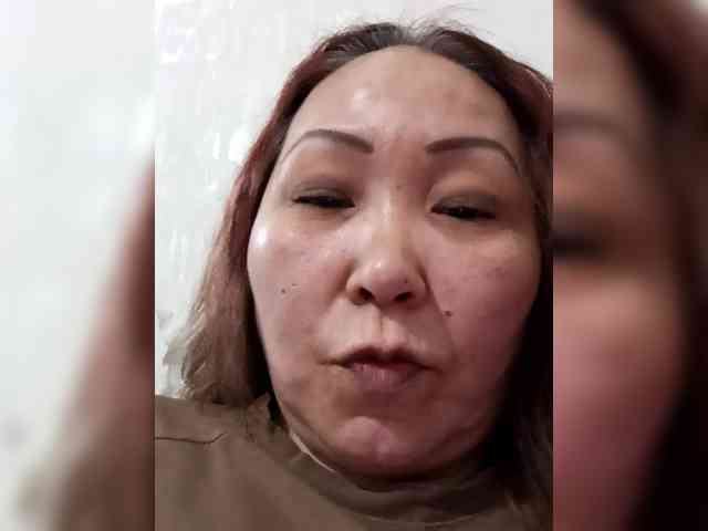 Qweentis's webcam live show