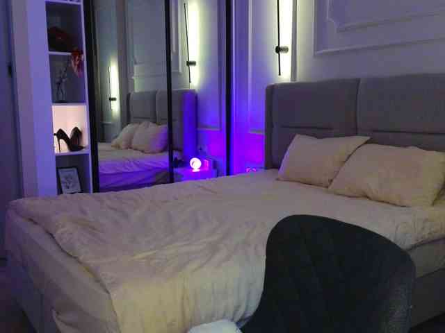 Lina-hill Live Webcam on BongaCams