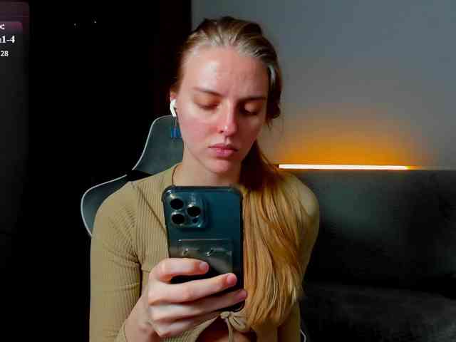 Jam-cream webcam