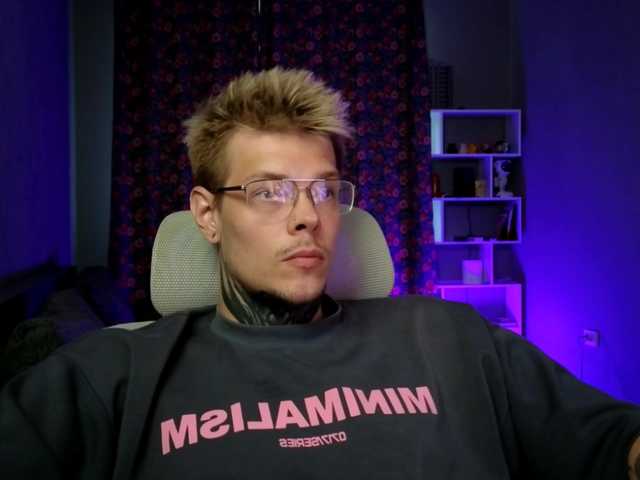 meniuner live cam on BongaCams