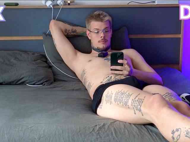 Denchtut Sex Cam Show