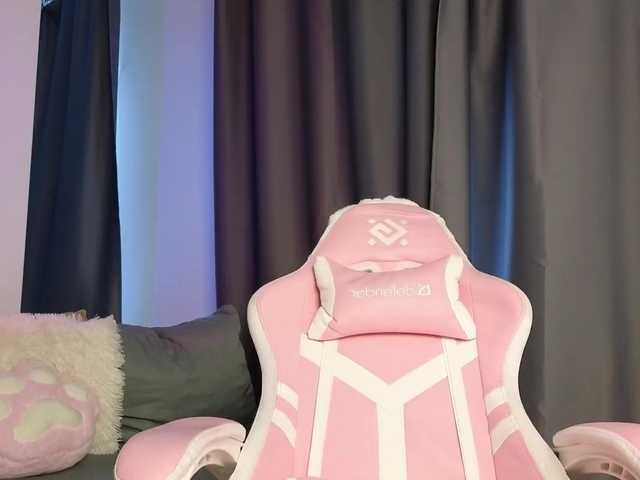  Eva--queen chat room