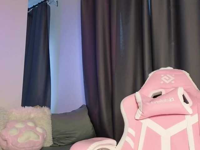  Eva--queen chat room