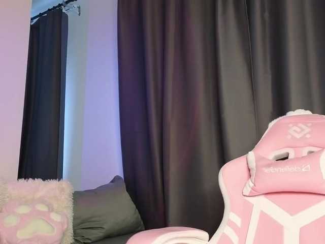  Eva--queen chat room