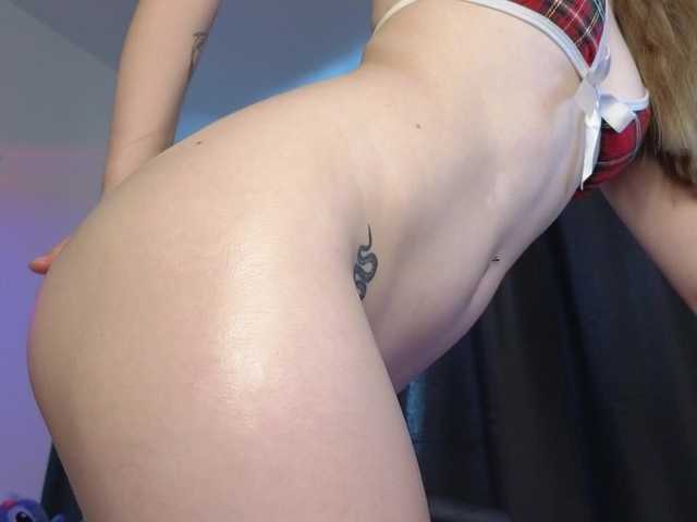 Eva--queen live webcam show