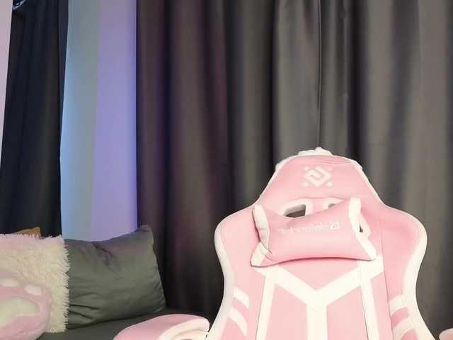  Eva--queen chat room