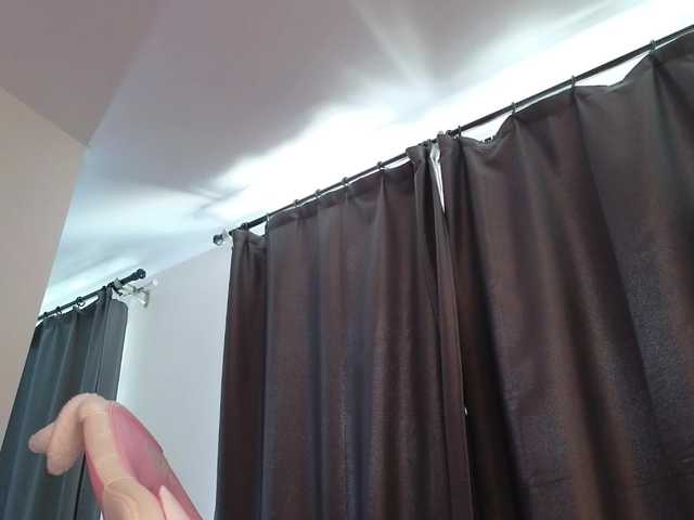 Eva--queen live webcam show
