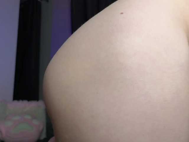  Eva--queen chat room