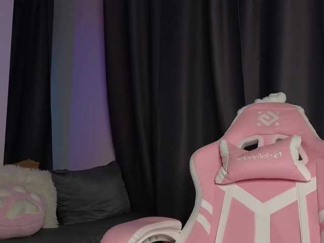 Eva--queen's BongaCams show and profile