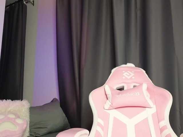 Eva--queen's BongaCams profile