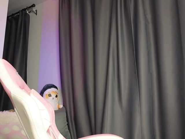  Eva--queen chat room