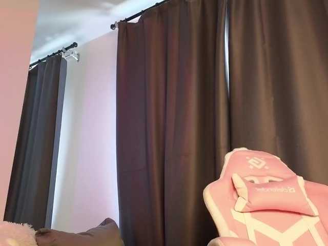 Eva--queen's BongaCams show and profile