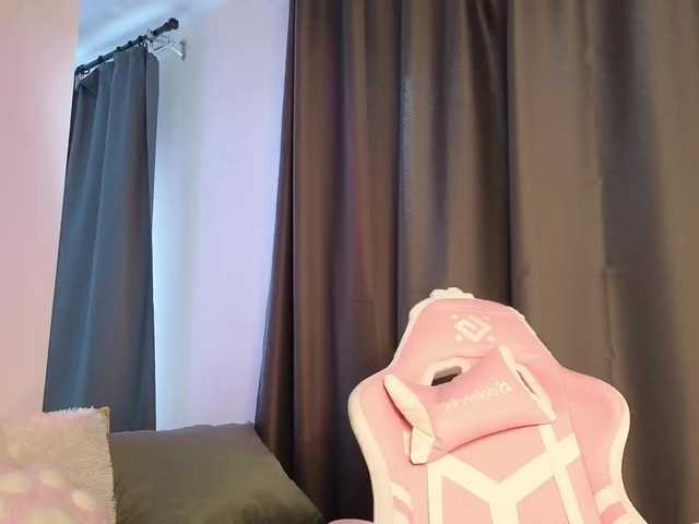  Eva--queen chat room