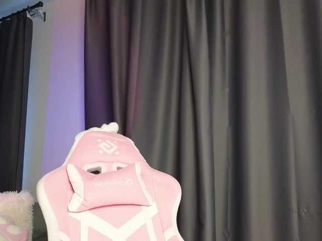 Eva--queen's BongaCams show and profile