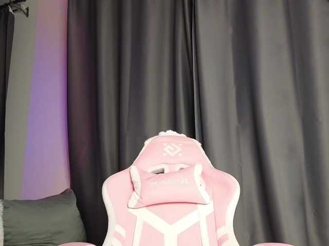 Eva--queen's BongaCams show and profile