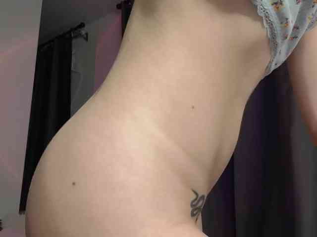 Eva--queen webcam