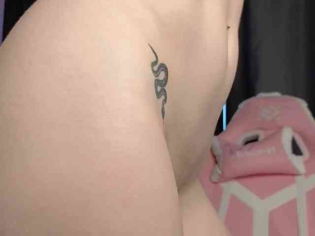 Eva--queen webcam