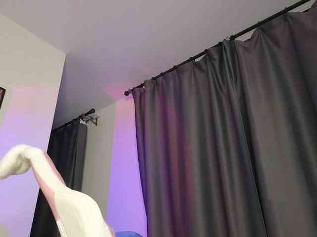 Eva--queen webcam