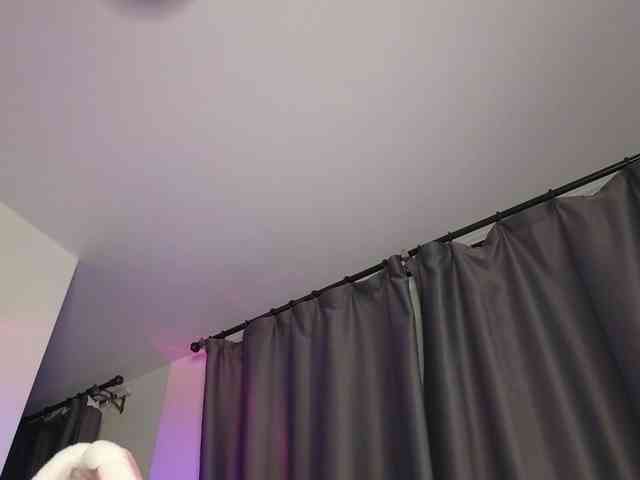 Eva--queen webcam