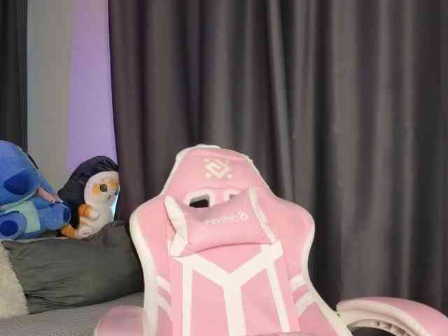 Eva--queen webcam