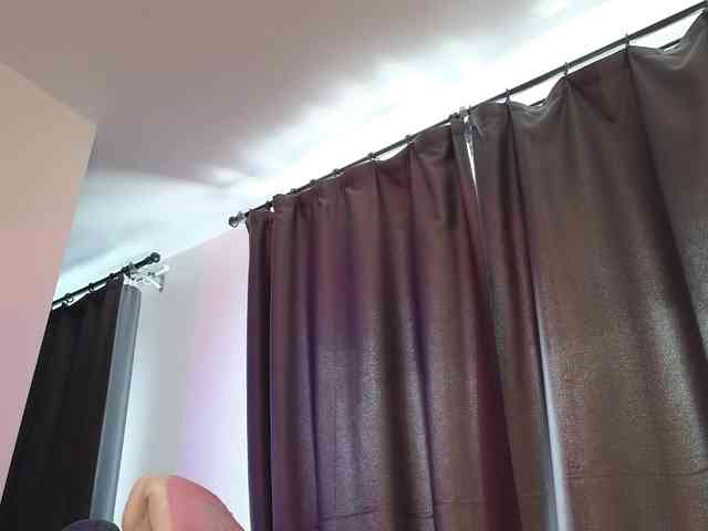Eva--queen webcam