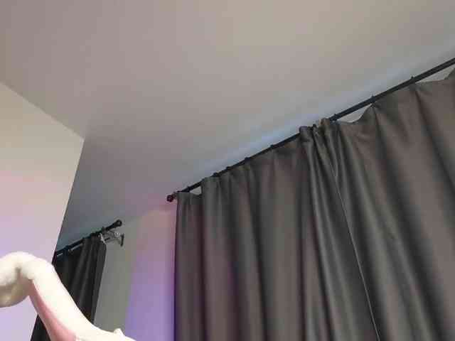 Eva--queen webcam