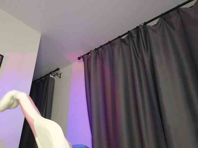 Eva--queen webcam