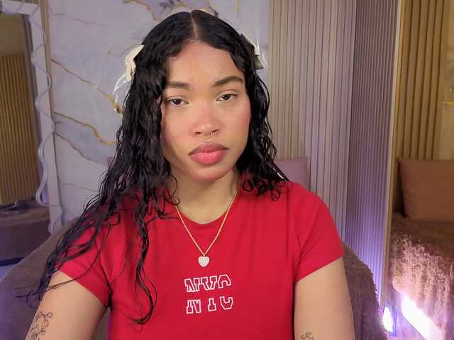 penelope-tay's BongaCams show and profile